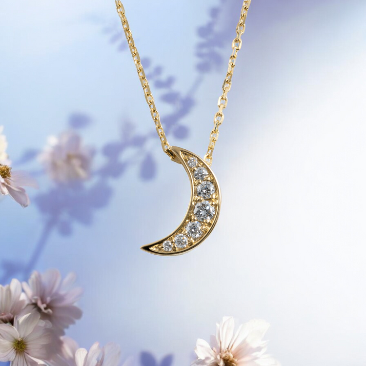 diamond moon crest