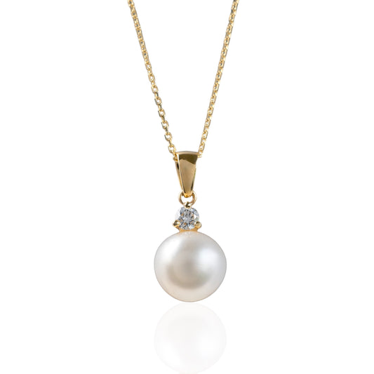 9ct gold pearl necklace with lab diamond – front view
