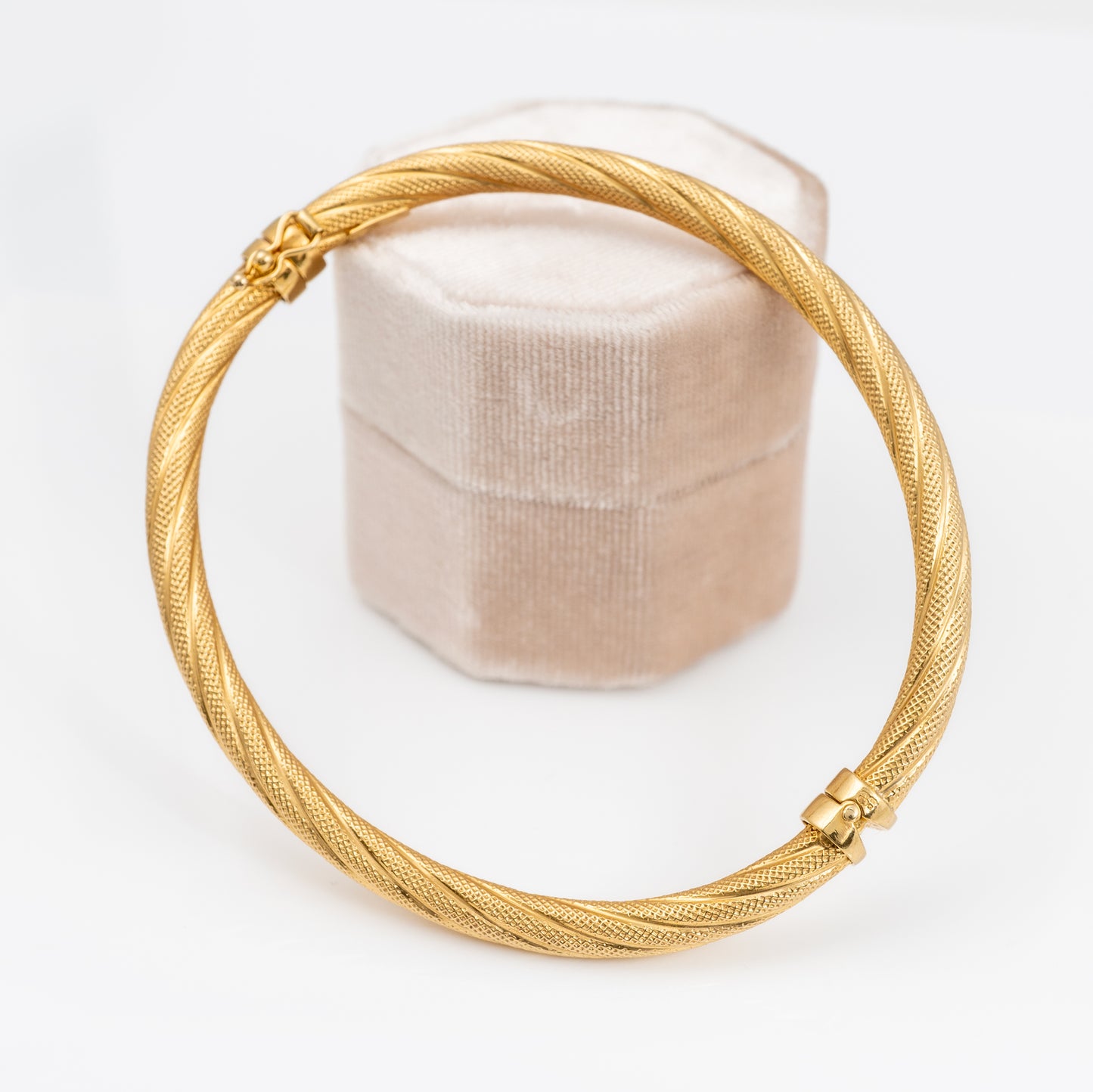 9ct gold bangle bracelet Hunter Fine Jewellery