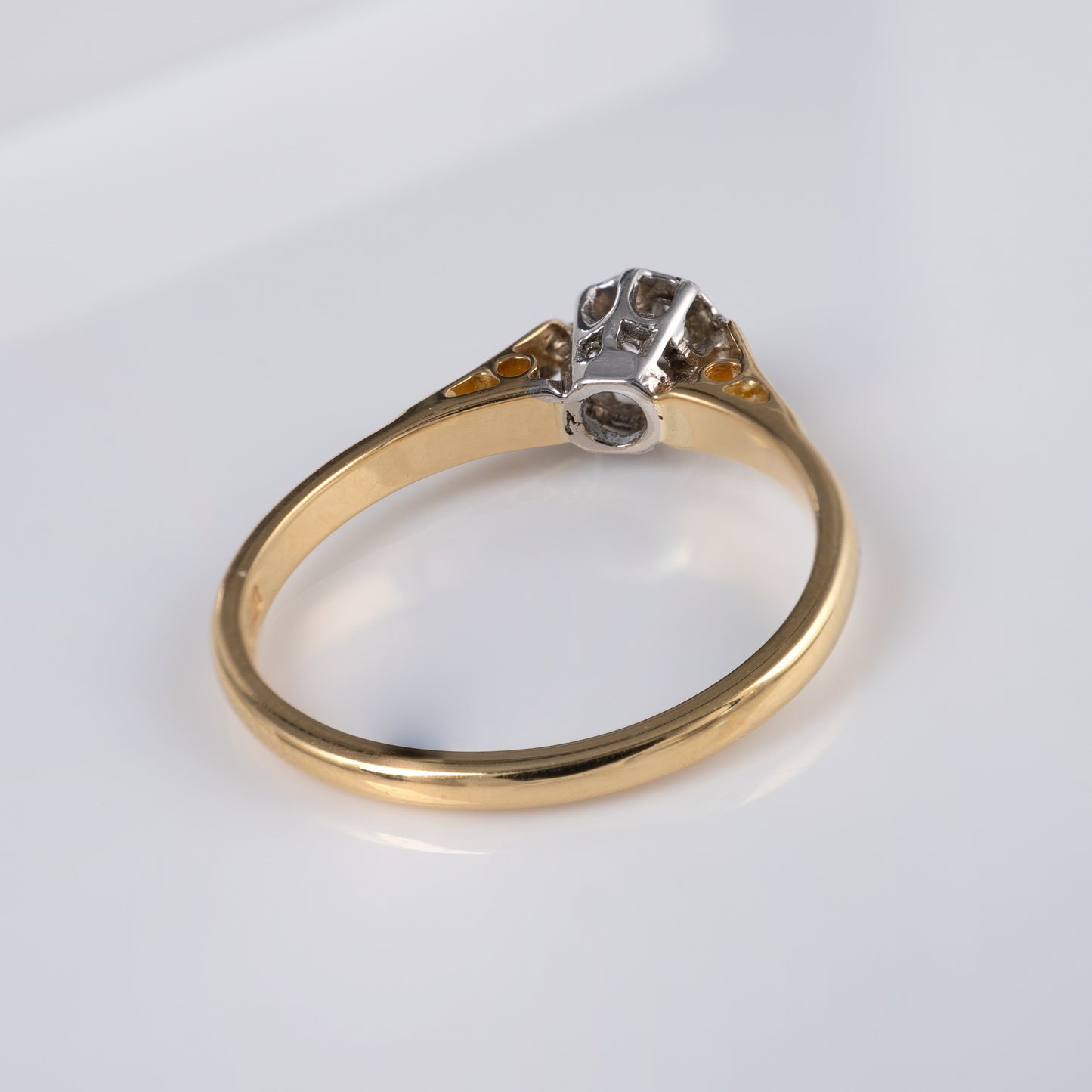 Back-View-Shank-Diamond-Solitaire-Ring-Hunters-Fine-Jewellery