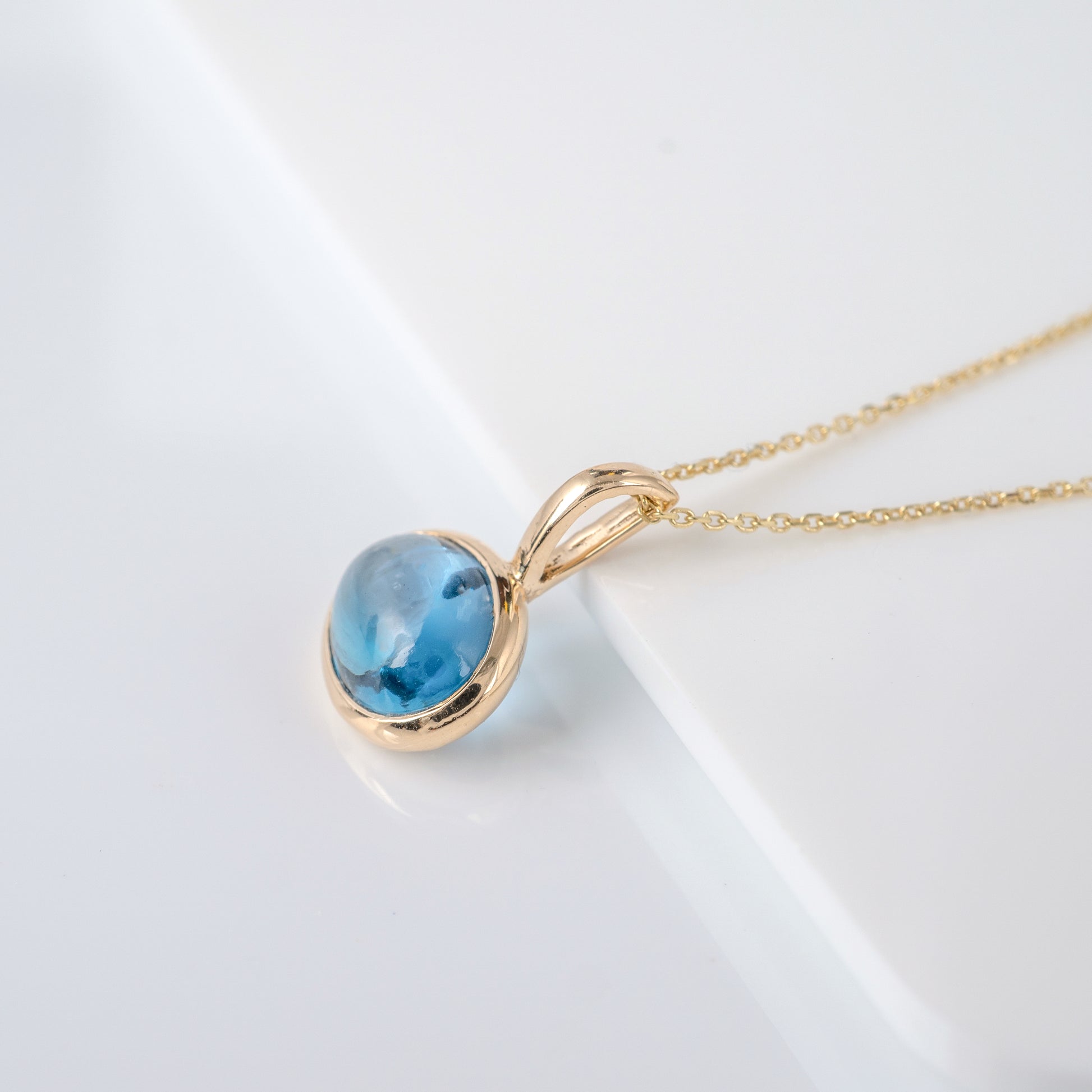 Hallmarked 9ct Gold London Blue Topaz Cabochon Solitaire Pendant + Adjustable Chain