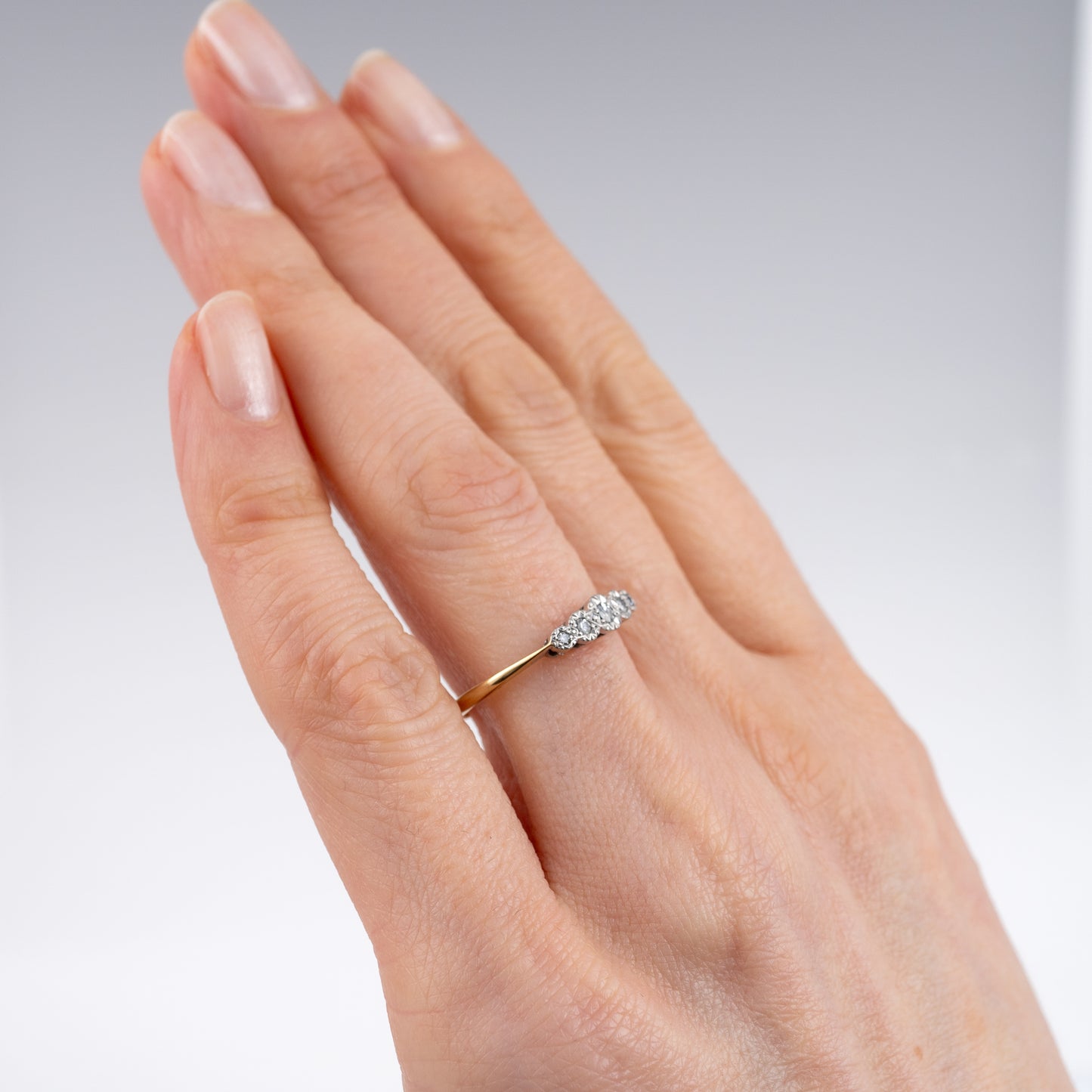 Pre-Owned 18ct Gold Five Stone Diamond Ring Size M