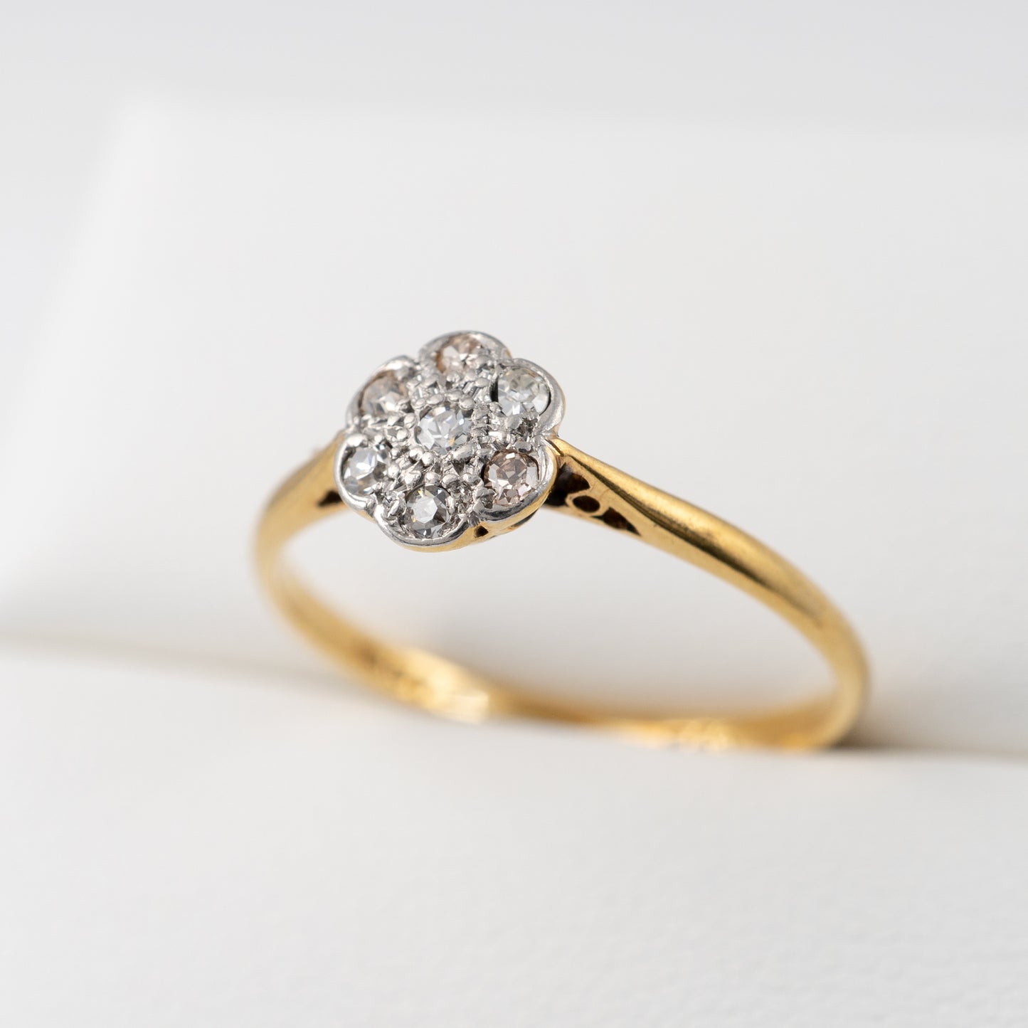 Vintage Diamond Daisy Cluster Ring 18ct Yellow Gold & Platinum Setting Circa 1930s