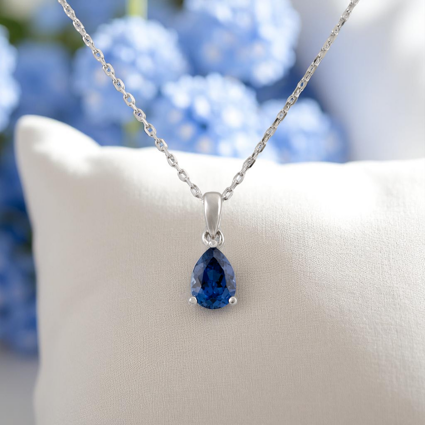 sapphire-necklace-with-blue-floral-styling