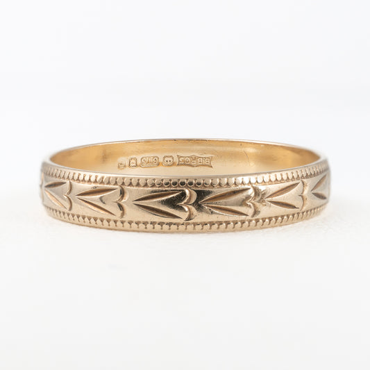 Vintage Gold Band Ring with Chased Heart Design