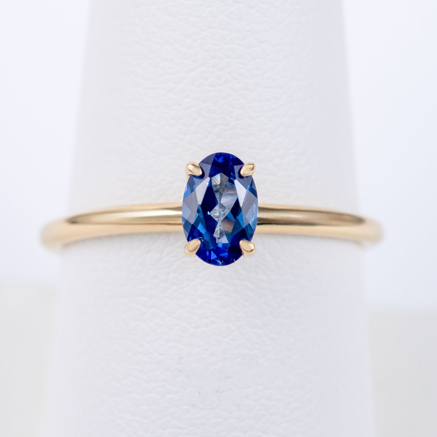 9ct Yellow Gold Solitaire Sapphire Ring Full Hallmarks