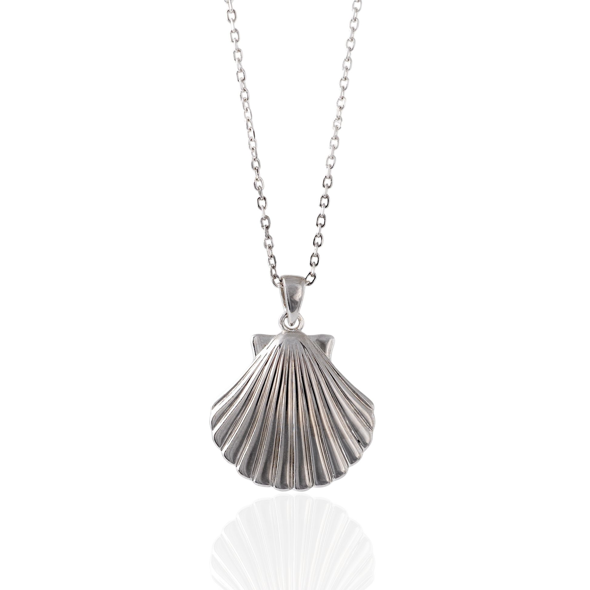 Sterling silver scallop shell necklace – front view, Hunters Fine Jewellery