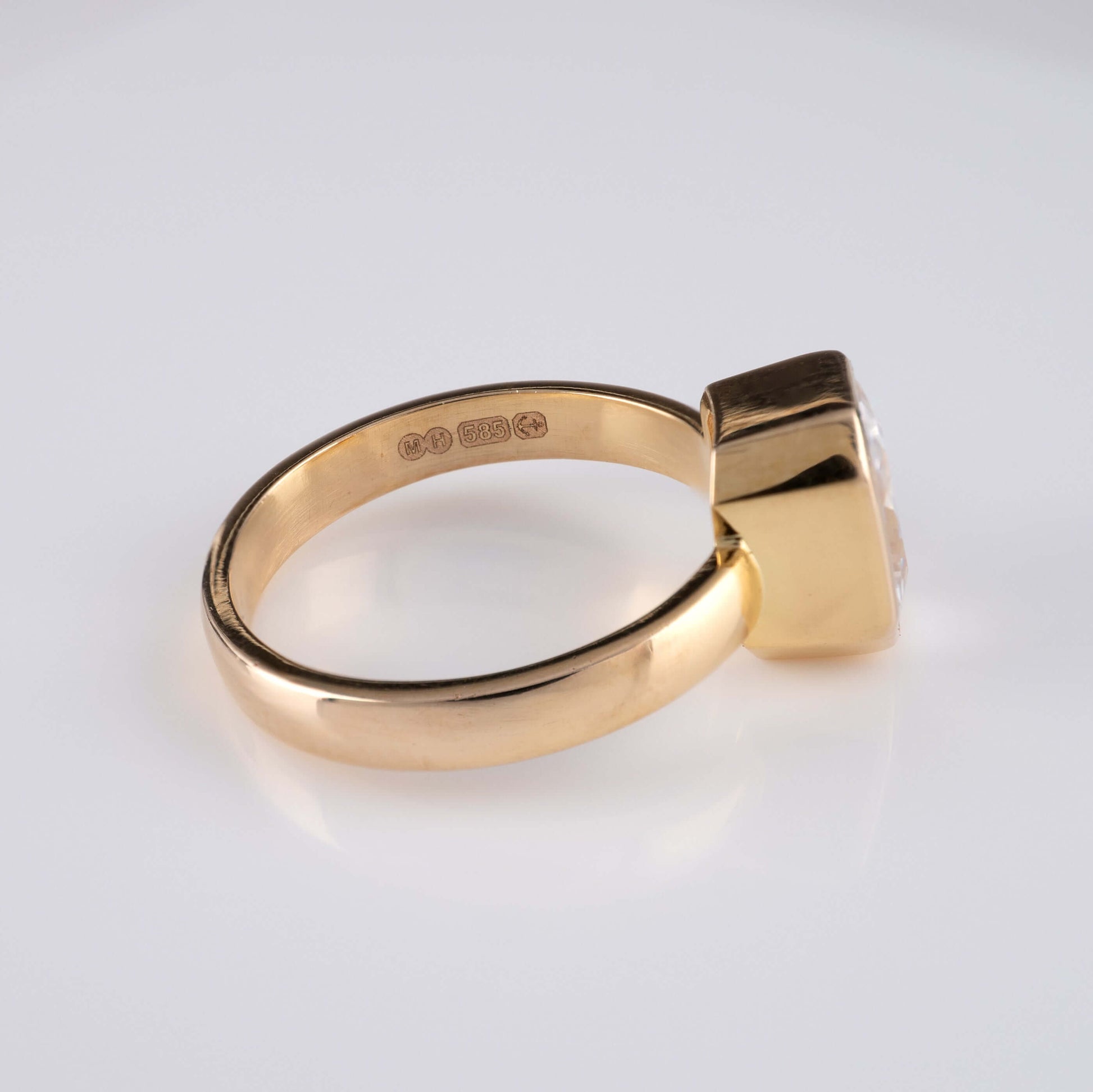 Size K 14K Moissanite Octagon Ring - Hallmarked and Authenticated by Hunters Fine Jewellery