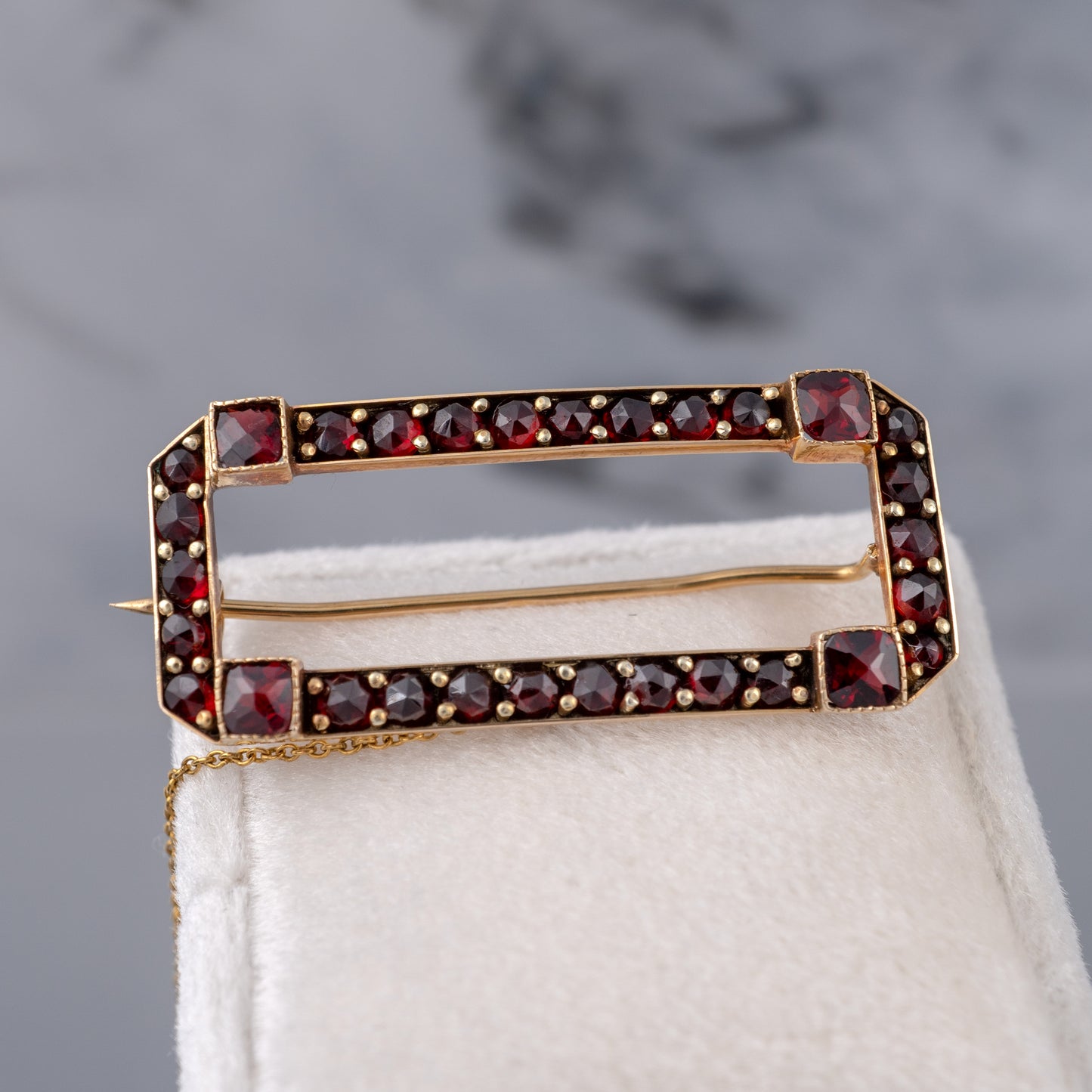 bohemian garnet brooch 14k gold