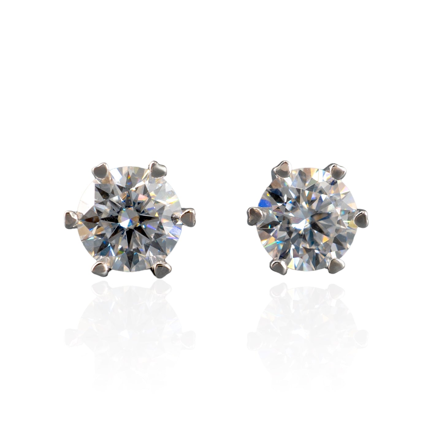 Moissanite stud earrings 2ct in 925 silver front