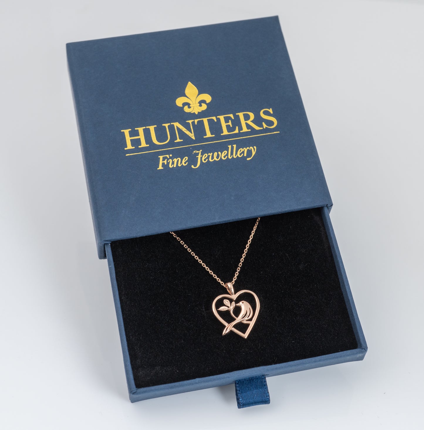 hunters fine jewellery gift box gold necklace