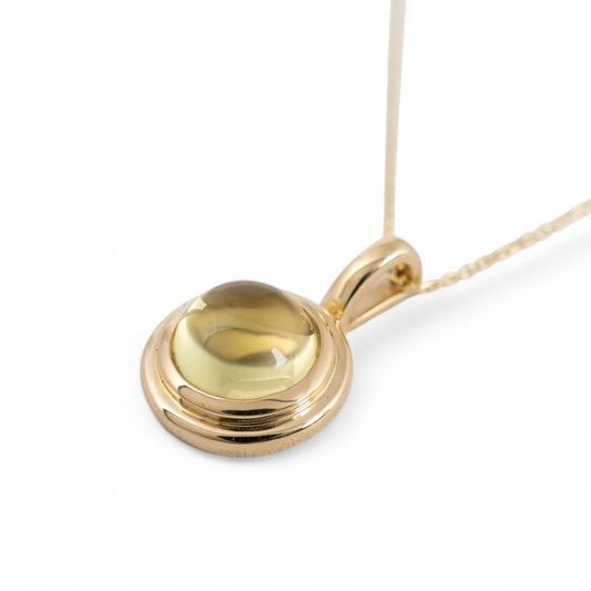 lemon quartz necklace round cabochon gemstone set in yellow gold
