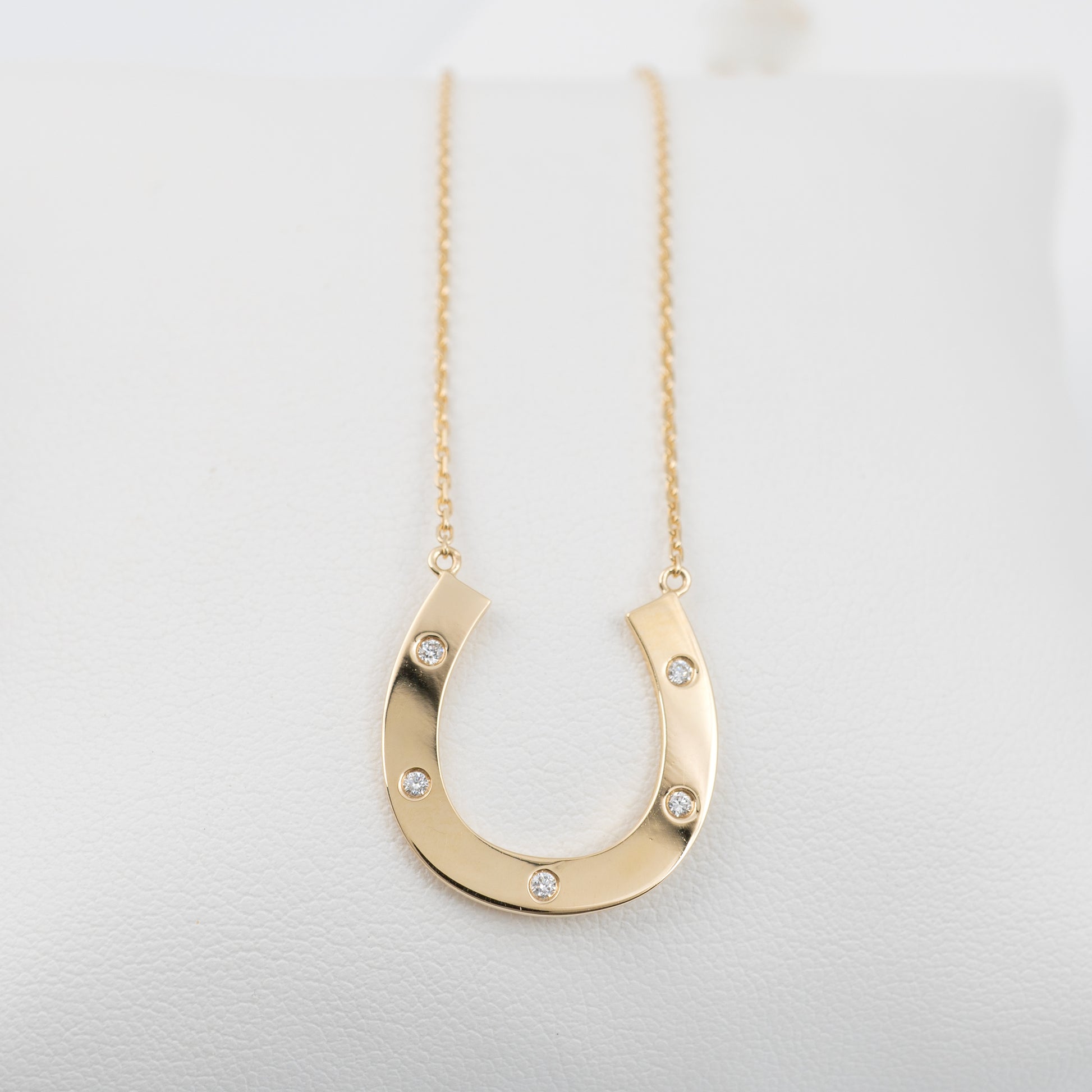 lucky horseshoe necklace gold