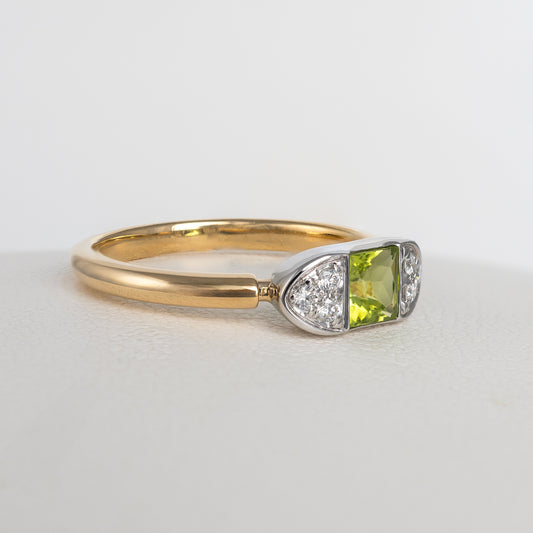 peridor diamond ring side