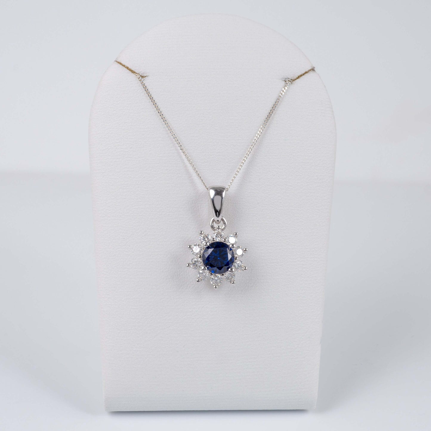 Sophisticated Silver Necklace Featuring Lab-Grown Sapphire