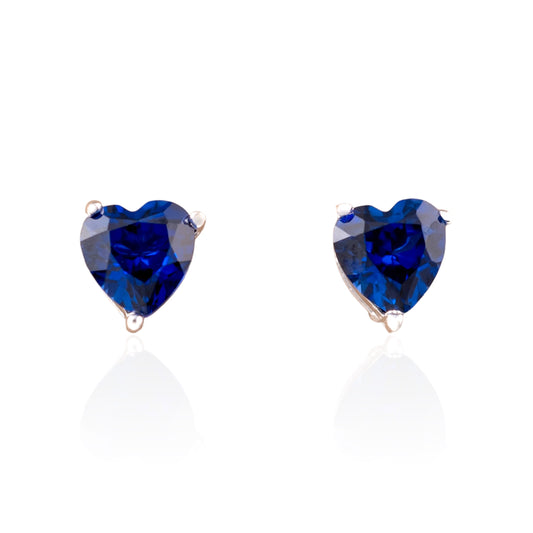 Sapphire heart stud earrings in 925 silver – front view