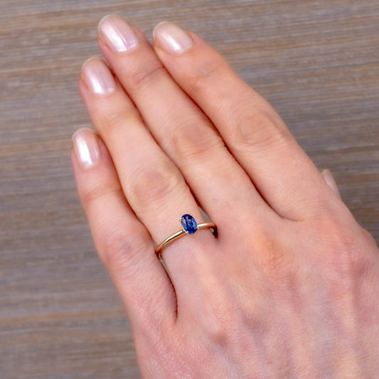 9ct Yellow Gold Solitaire Sapphire Ring Full Hallmarks
