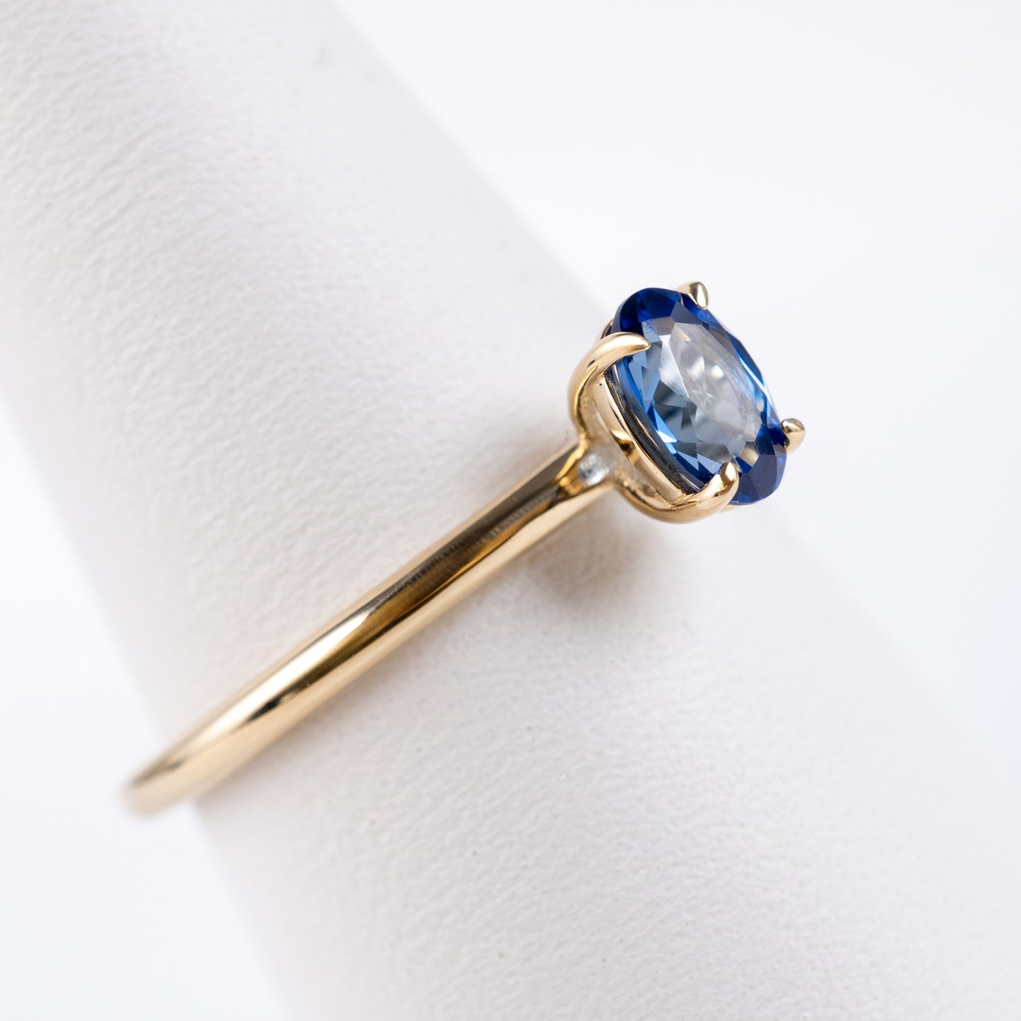 9ct Yellow Gold Solitaire Sapphire Ring Full Hallmarks