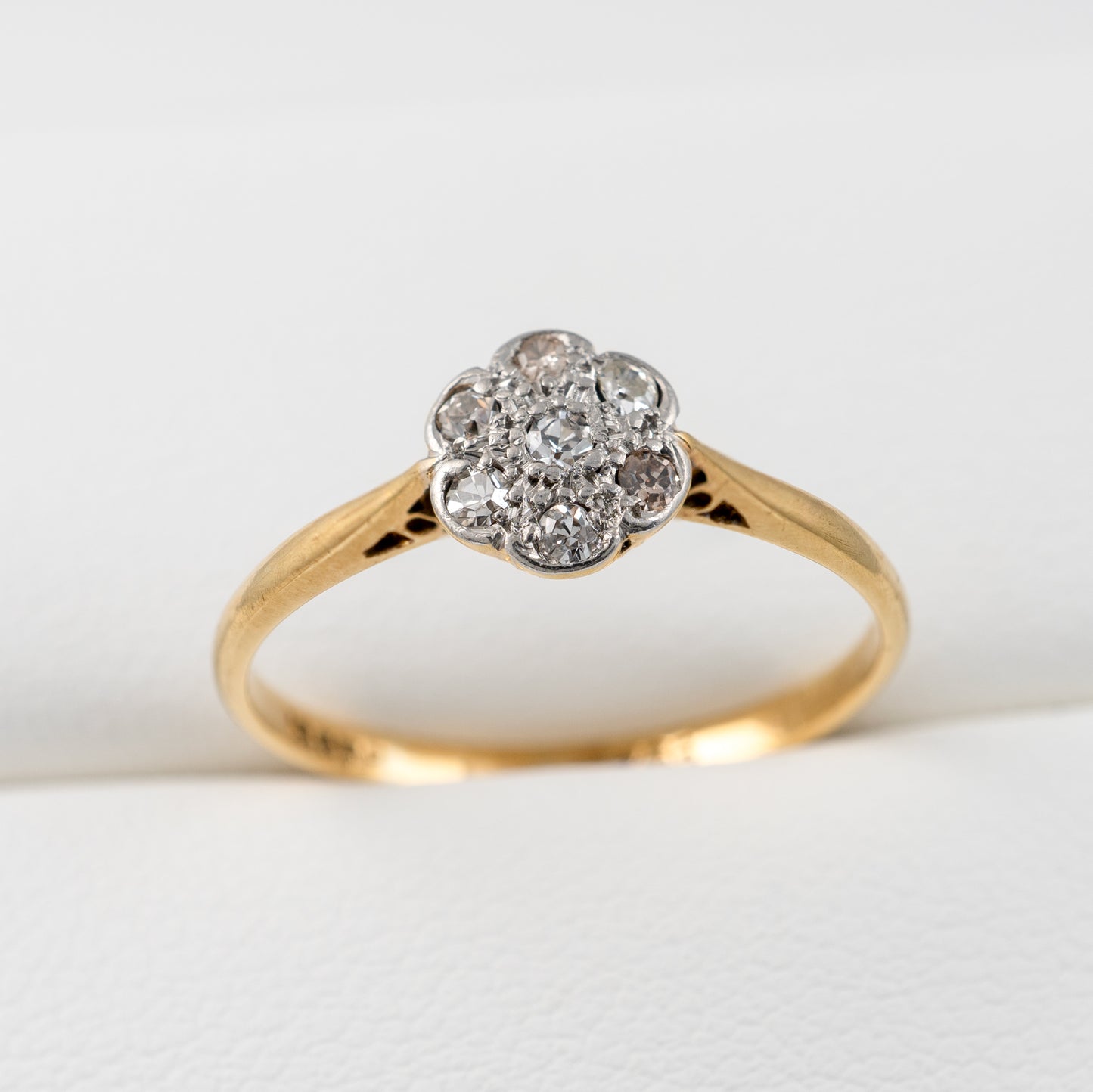 Vintage Diamond Daisy Cluster Ring 18ct Yellow Gold & Platinum Setting Circa 1930s