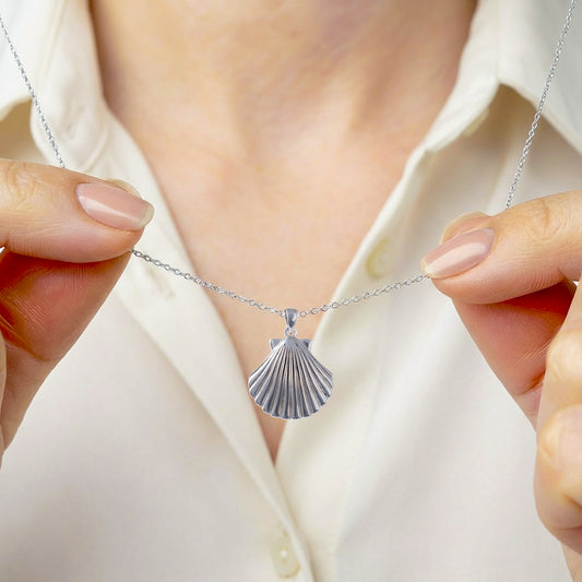 Silver Scallop Shell Necklace in Sterling Silver