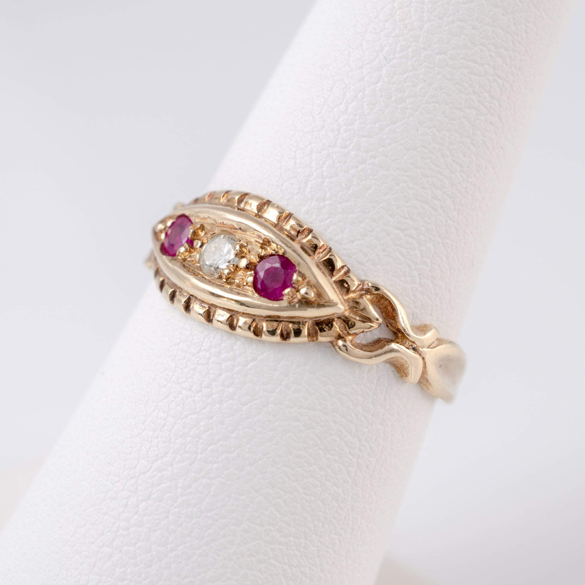 Pre Owned 9ct Gold Ruby Diamond Ring - Hunters Fine Jewellery