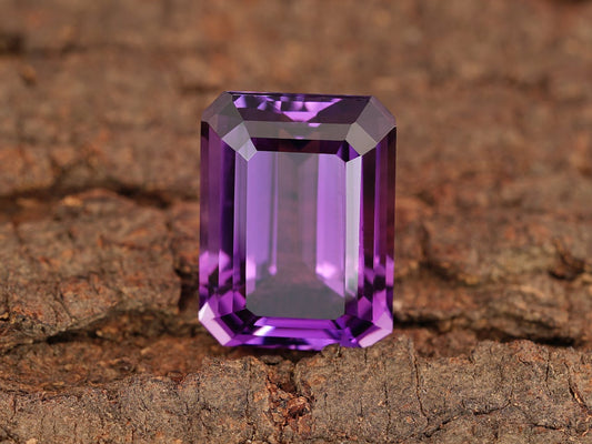 Amethyst solitaire ring
