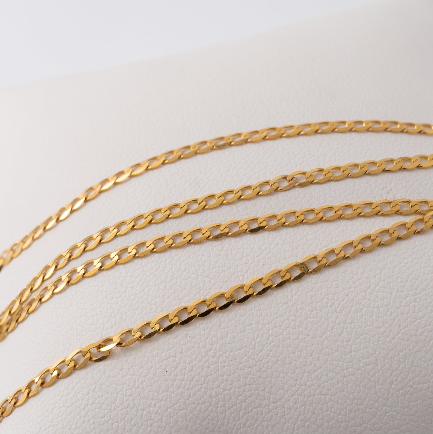 Pre-Owned 9ct Gold Chain - Close-Up View