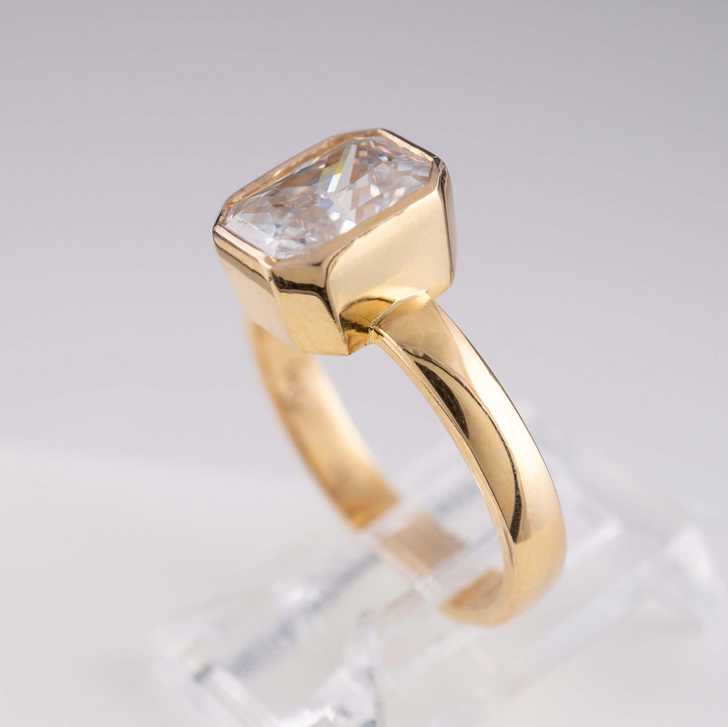 Hunters Fine Jewellery: 14K Moissanite Octagon Ring, Size K - Complete Hallmark Certification Included