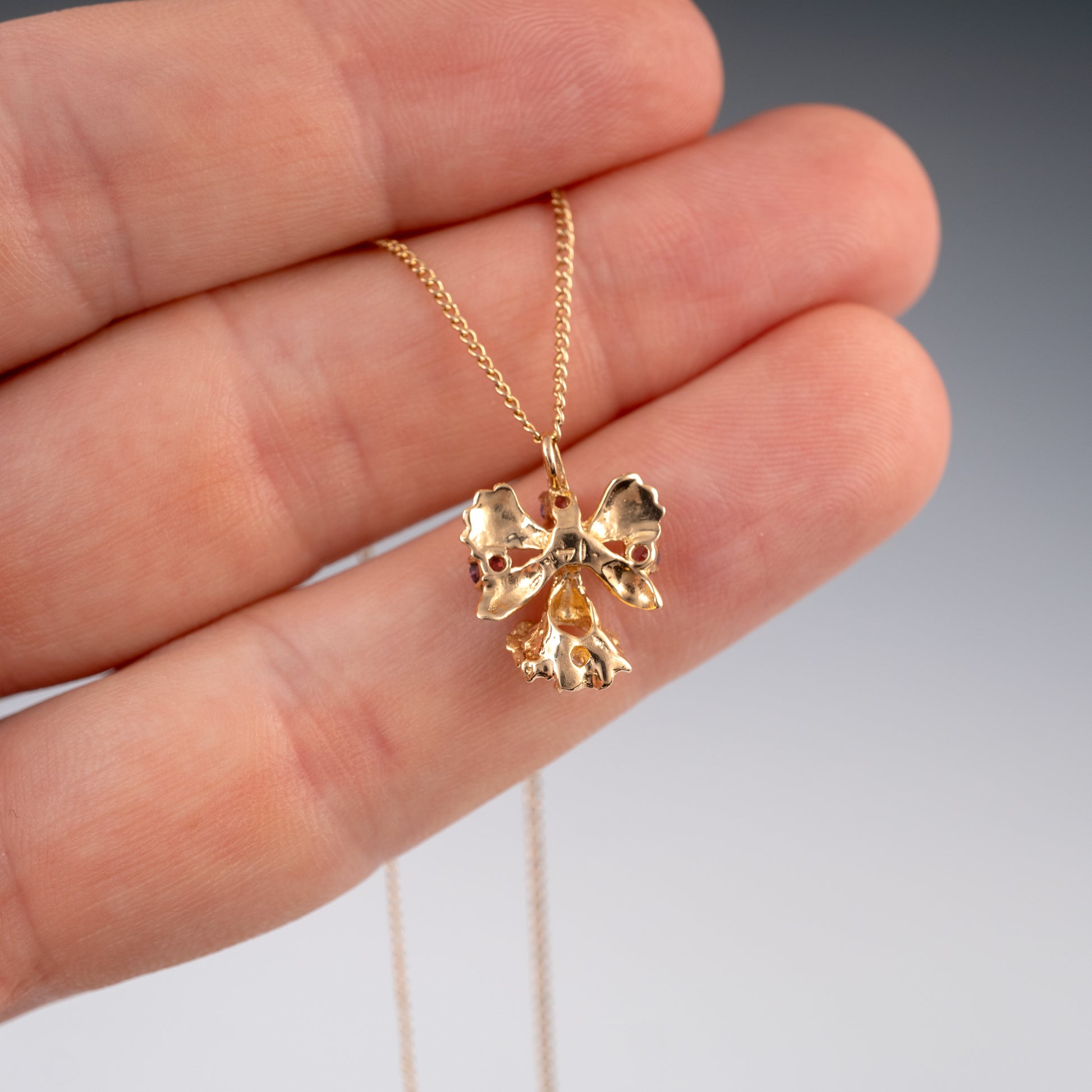 9ct Gold Flower Necklace: Birthday Gifts for Mum from Daughter