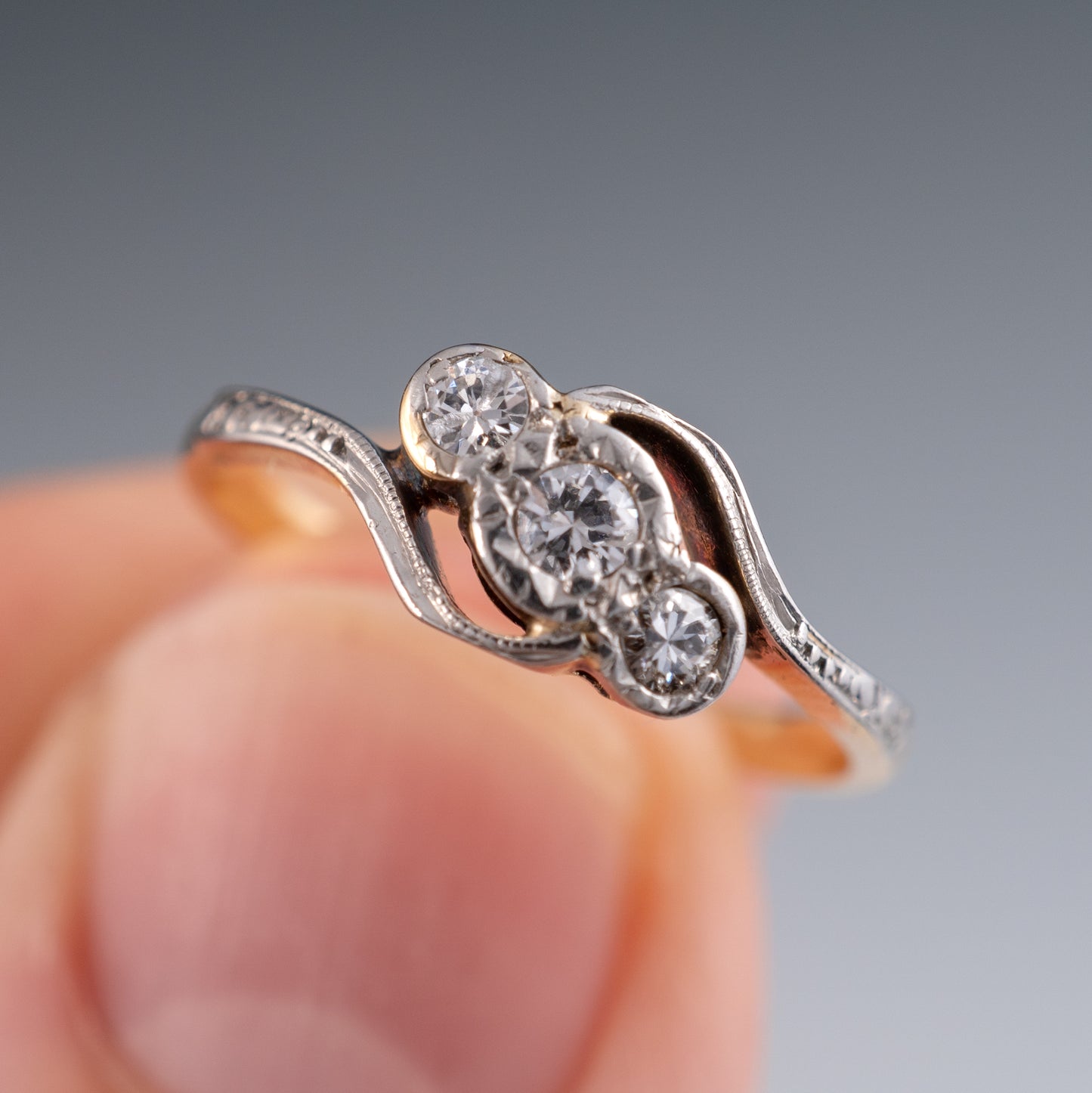 Vintage Three Stone Diamond Ring 18ct Gold & Platinum - Hunters Fine Jewellery