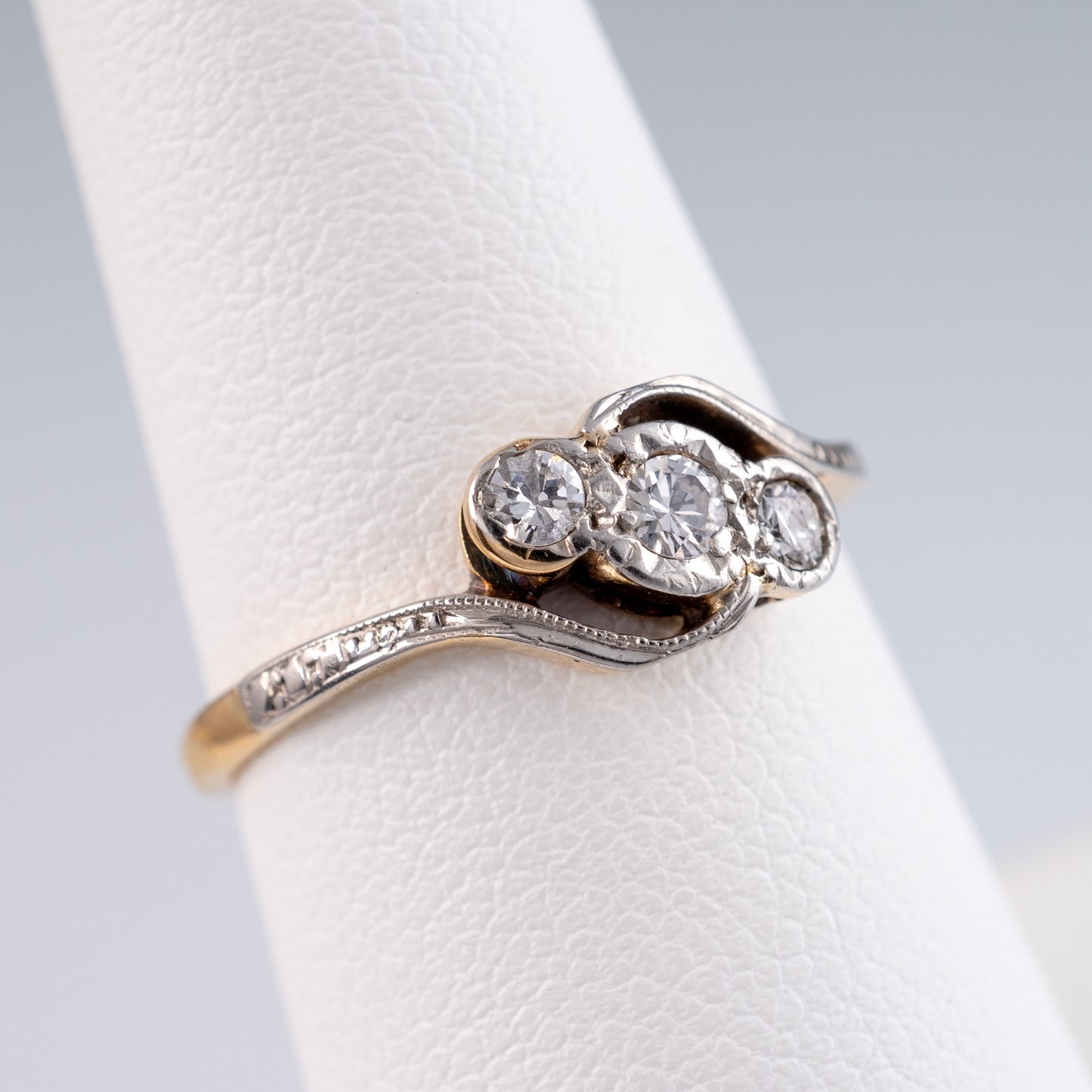 Vintage Three Stone Diamond Ring 18ct Gold & Platinum - Hunters Fine Jewellery