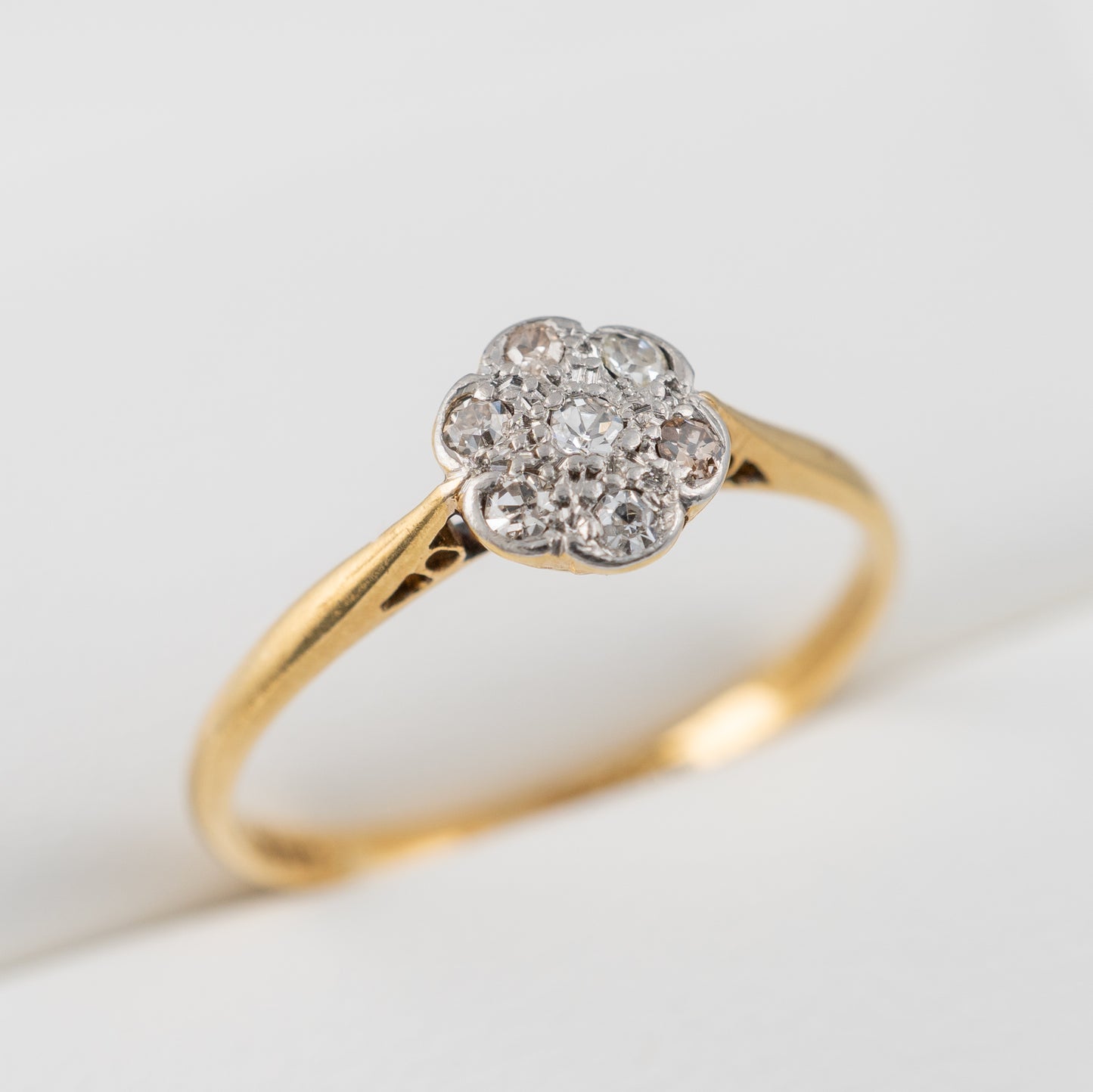 Vintage Diamond Daisy Cluster Ring 18ct Yellow Gold & Platinum Setting Circa 1930s