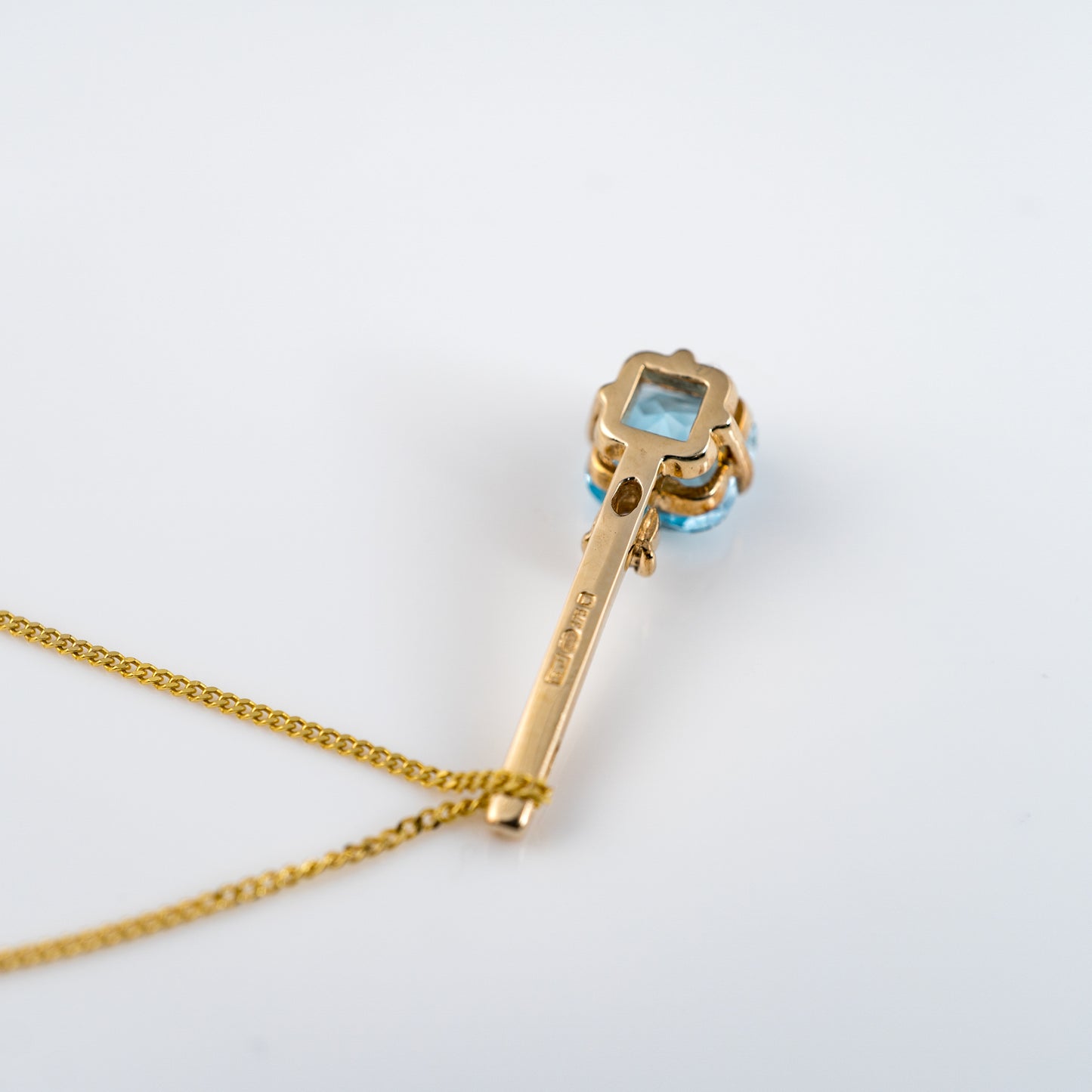 9ct Gold Swiss Blue Topaz Necklace | Hunters Fine Jewellery 