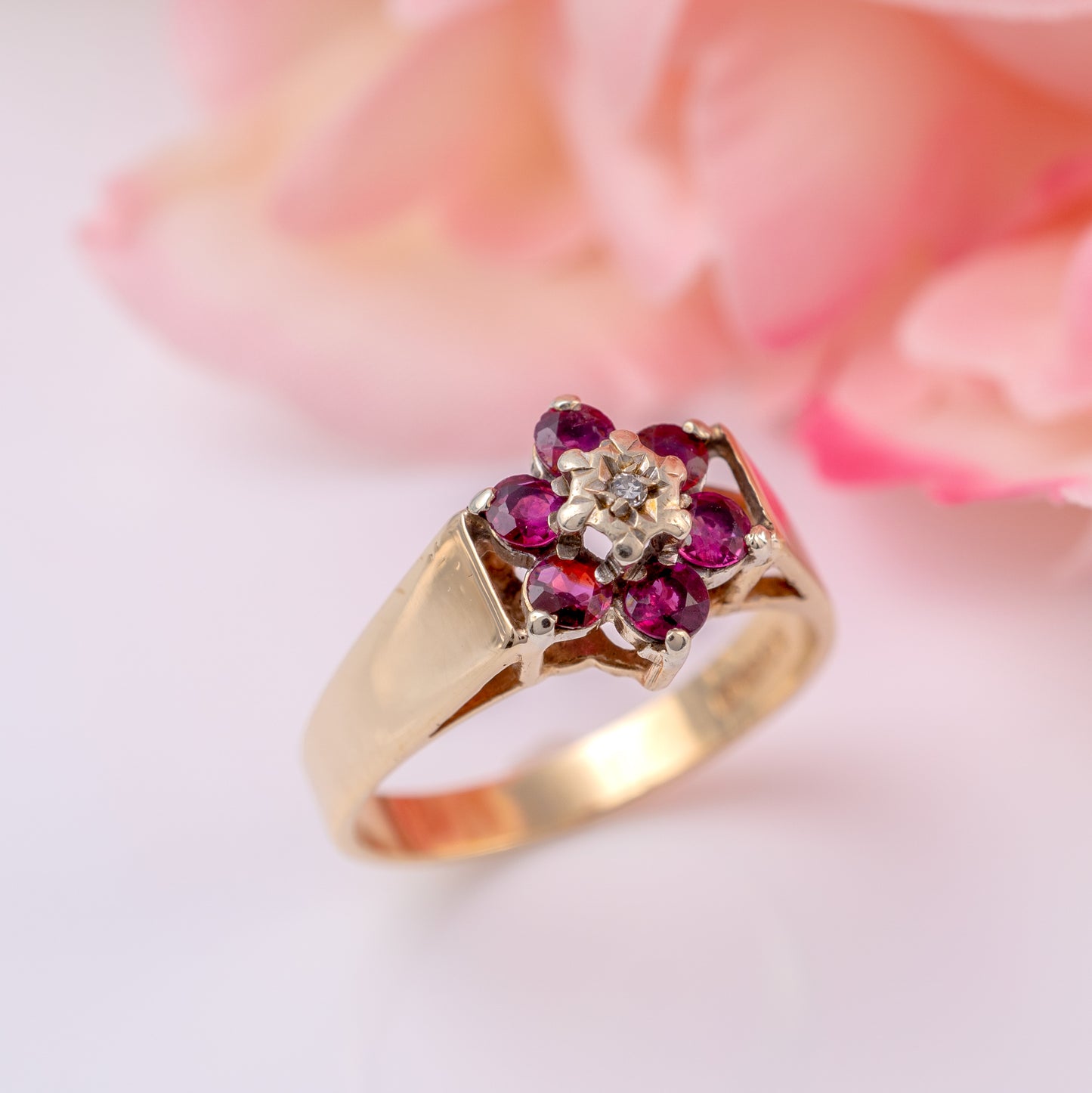 vintage ruby flower ring yellow gold