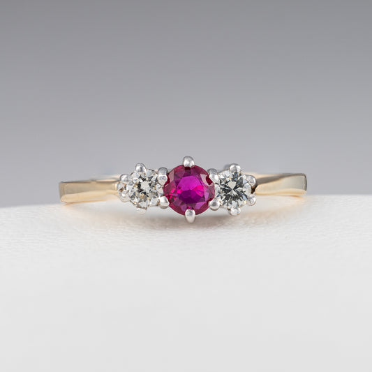 Vintage 9Ct Gold Yellow Ruby Diamond Three Stone Ring - Pre-Owned (Sheffield 1988)