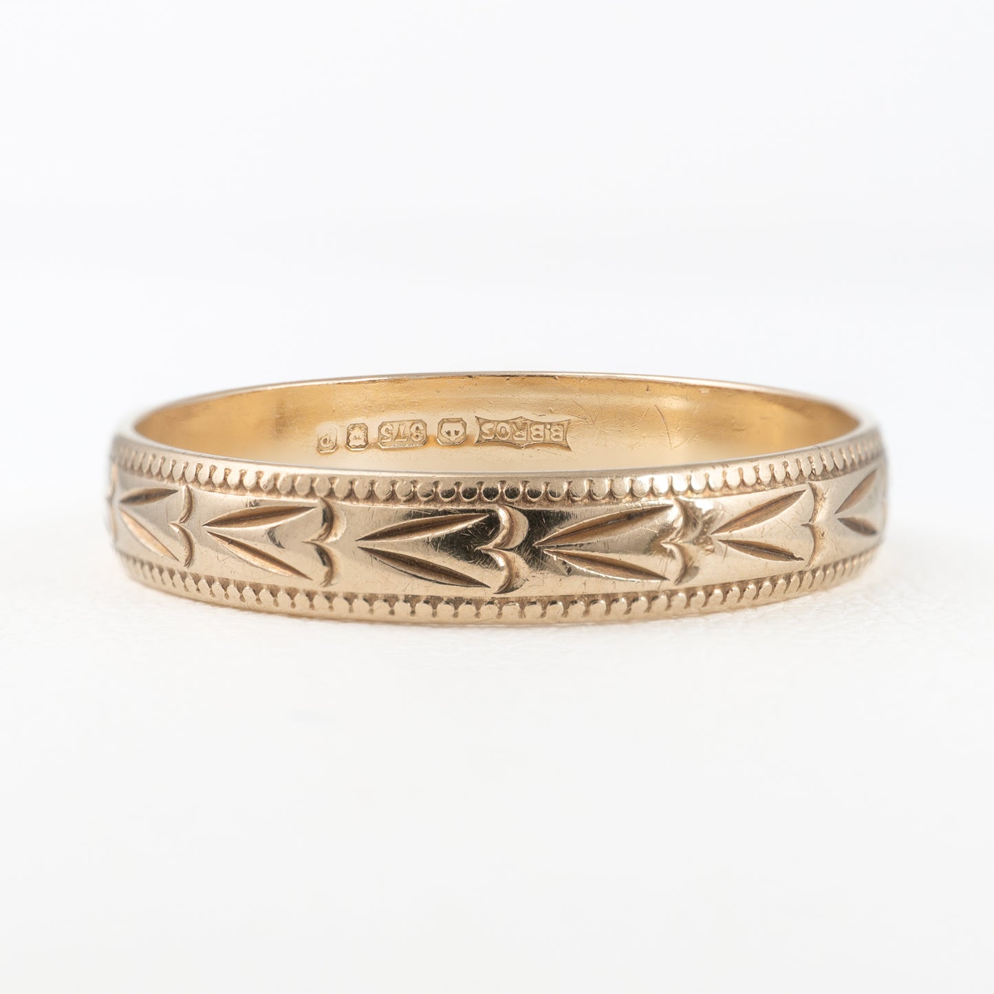 Vintage Gold Band Ring with Chased Heart Design