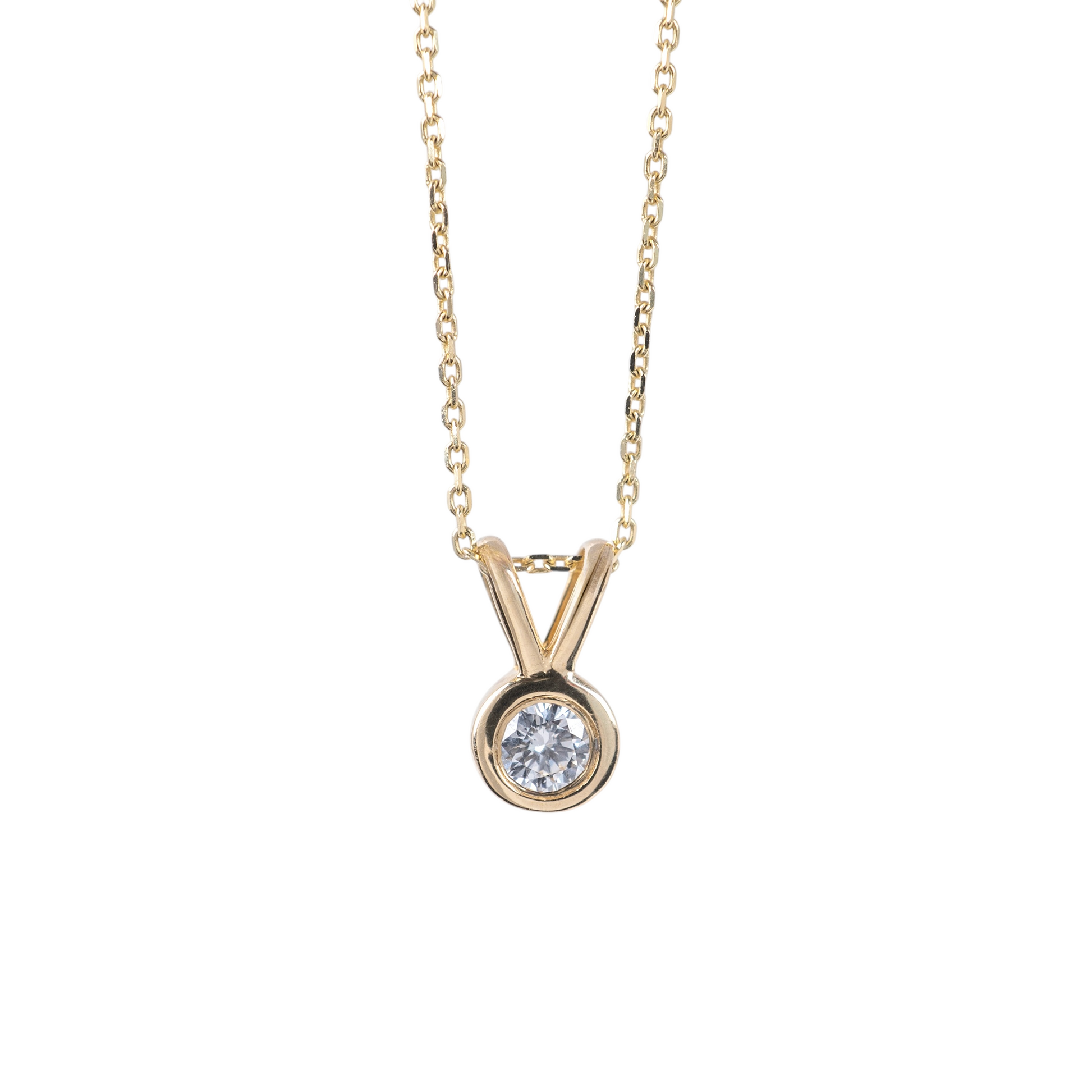 Lab-grown diamond pendant necklace in 9ct yellow gold with round 3mm diamond