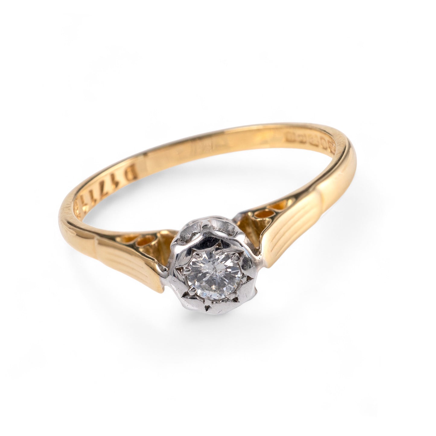 Vintage-Diamond-Solitaire-Ring-18k-Gold-Front-View-Hunters-Fine-Jewellery