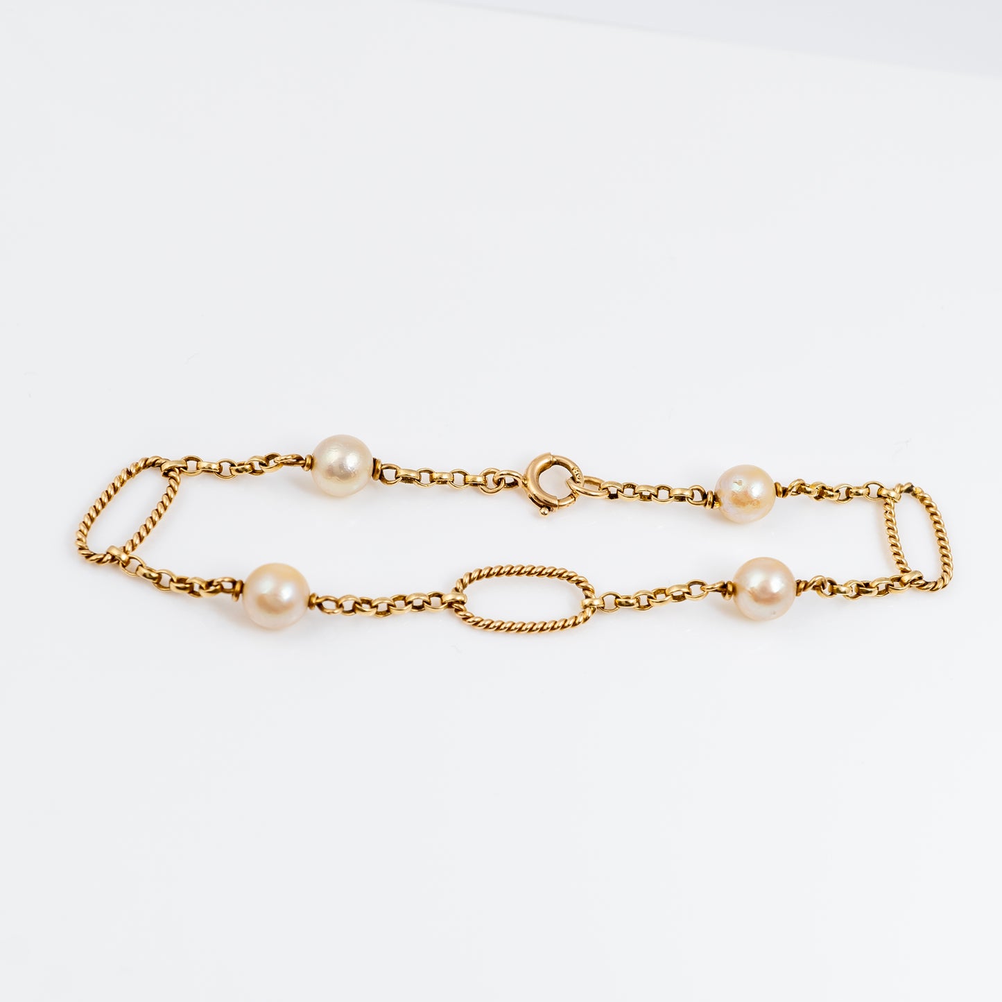 9ct gold pear bracelet 17.5 inches
