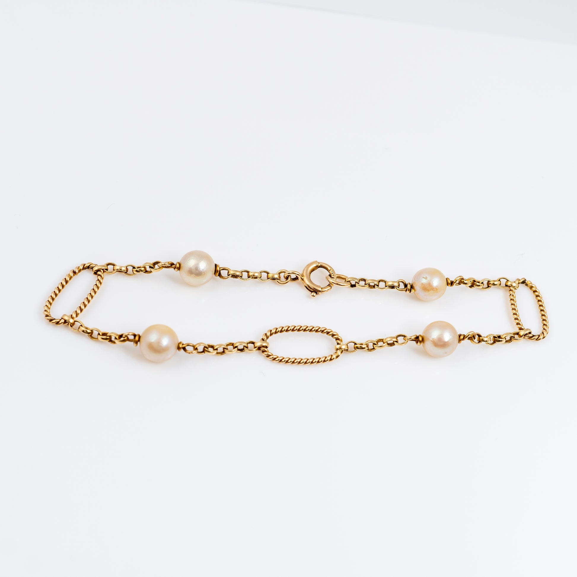 9ct gold pear bracelet 17.5 inches