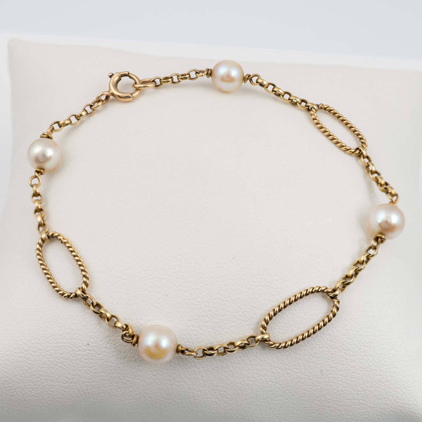 Antique Freshwater Pearl Bracelet in 9ct Gold - 17.5 Inches