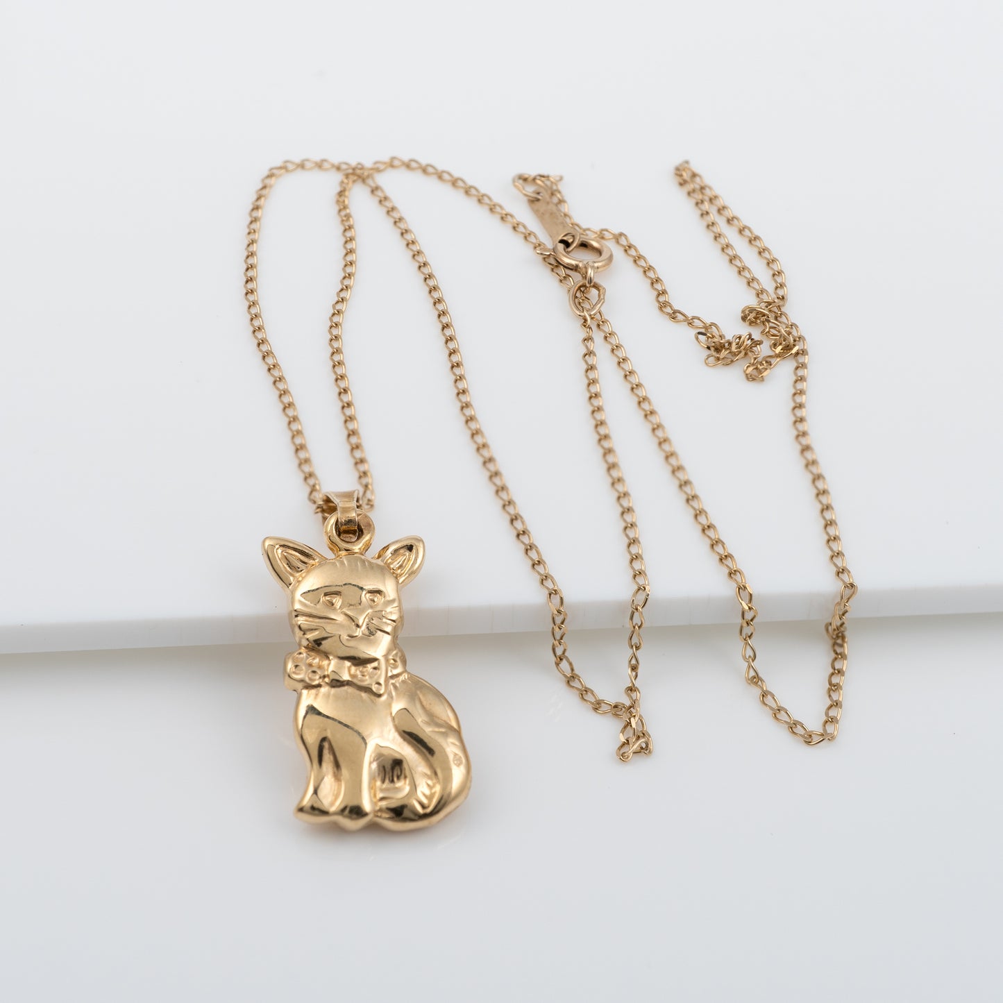 cute gold cat pendant