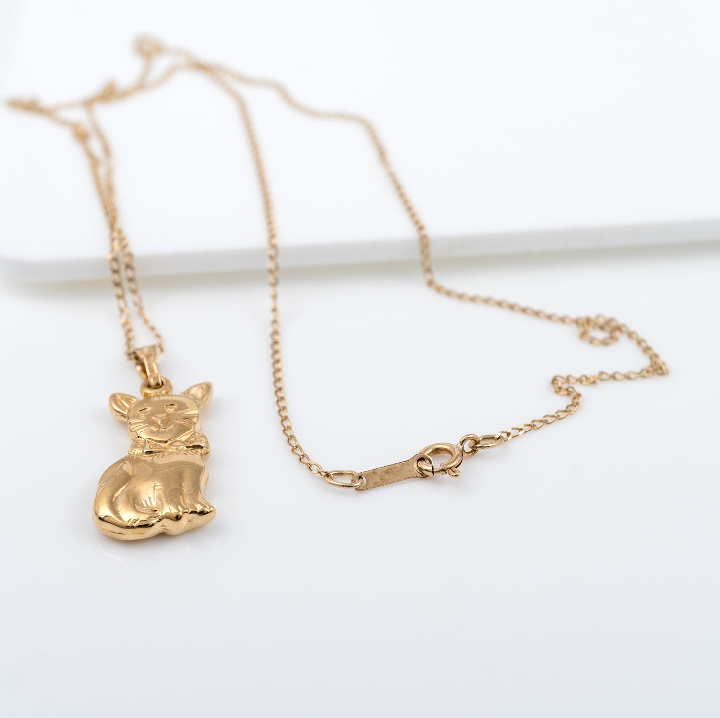 yellow gold cat necklace