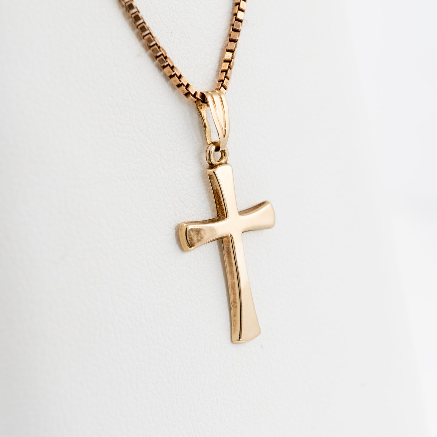 solid gold cross necklace pendant