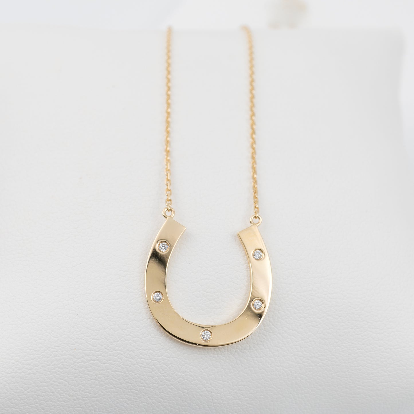 lucky horseshoe necklace gold 