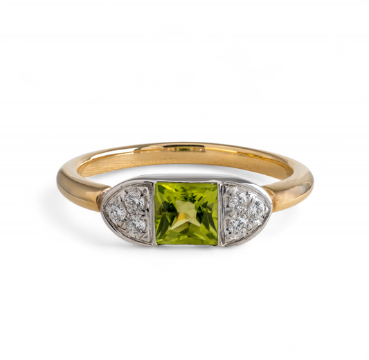 9ct gold peridot ring with lab diamonds front hunters fine jewellery