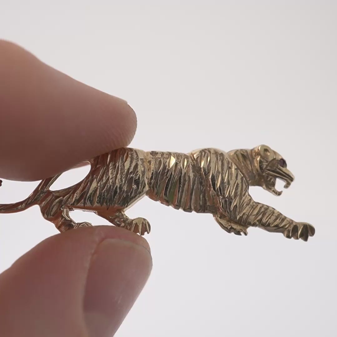 product video for vintage yellow gold tiger brooch