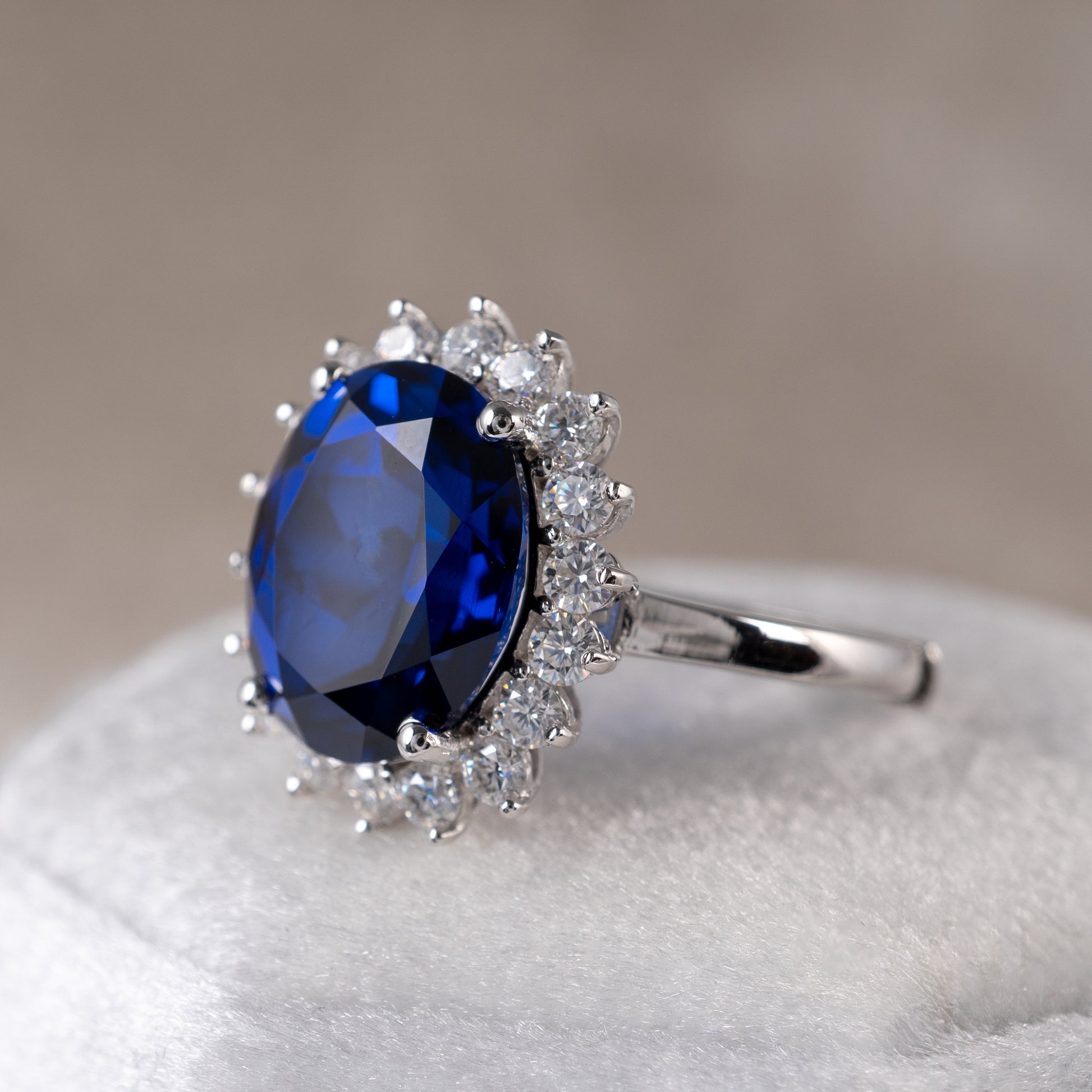 sapphire Diana ring 