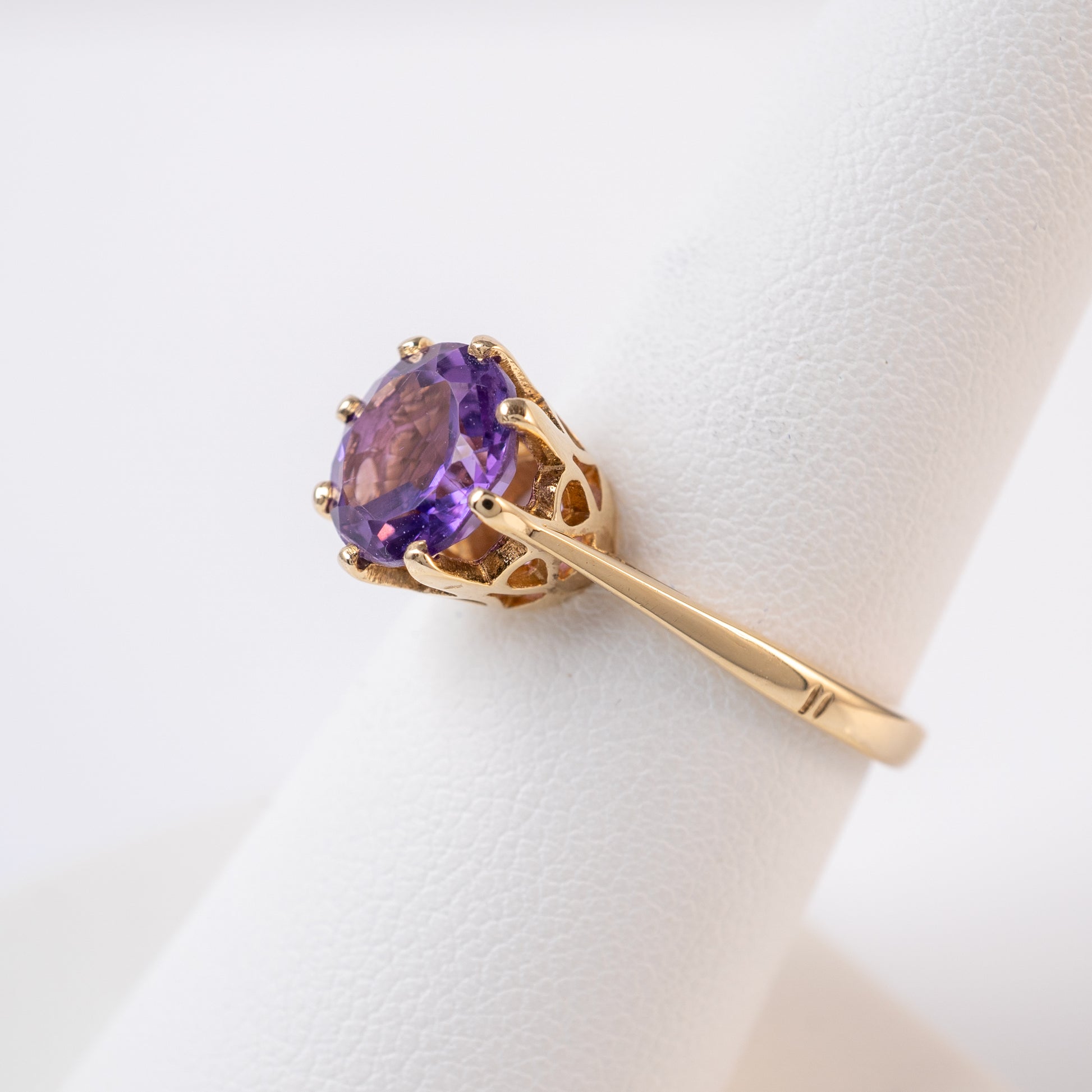 amethyst solitaire ring 9ct gold