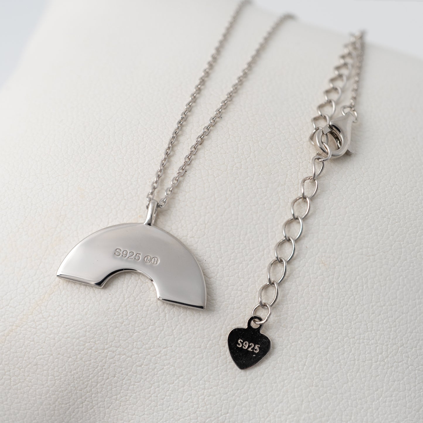 Rainbow necklace in sterling silver with adjustable chain and 925 tag